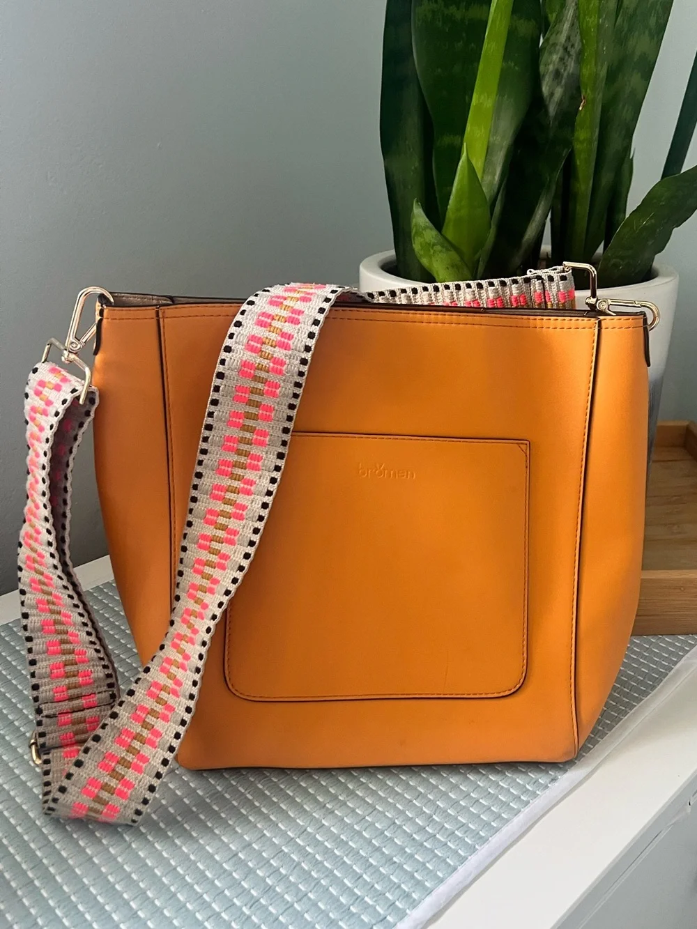 Bromen Vegan Leather Bag